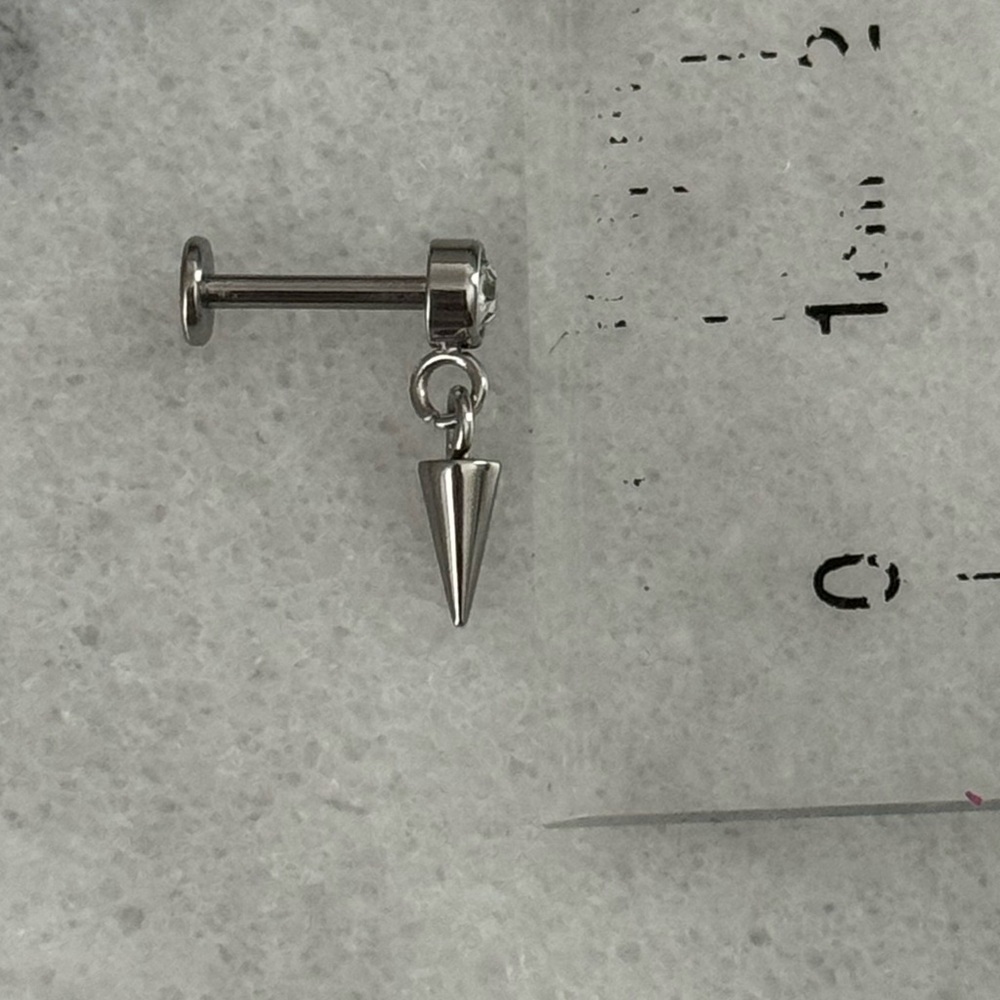 Silver Crystal Spike Dangle Cartilage Earring
Brand New - Picture 3 of 4
